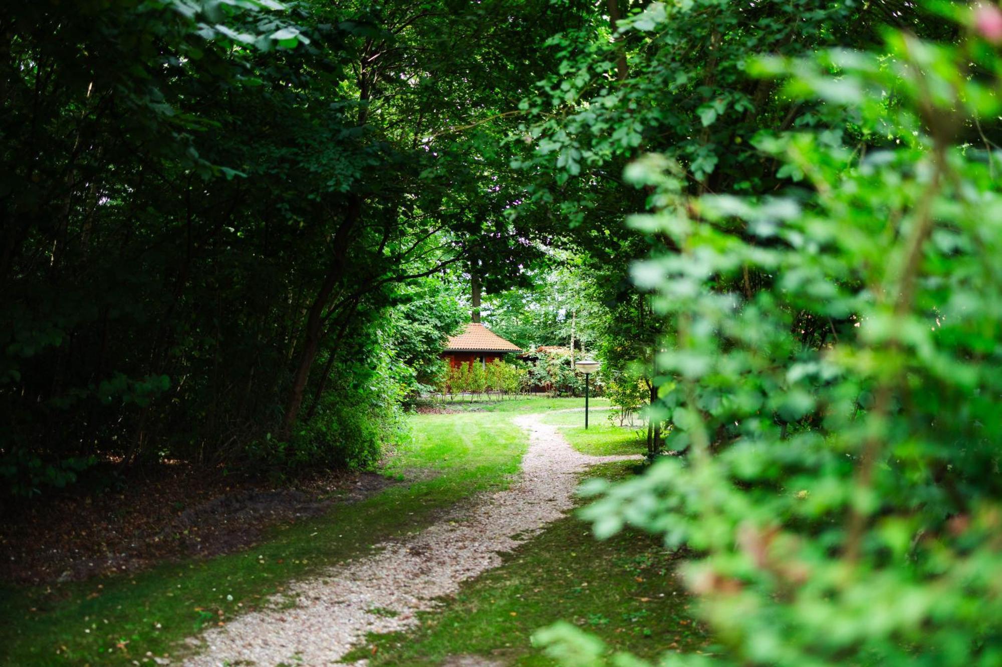 Sfeervolle Blokhut Met Fijne Buitenruimte @ Veluwe เอเปอ ภายนอก รูปภาพ